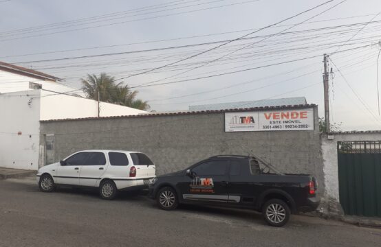 Casa com 03 quartos &#8211; Jardim dos Bandeirantes